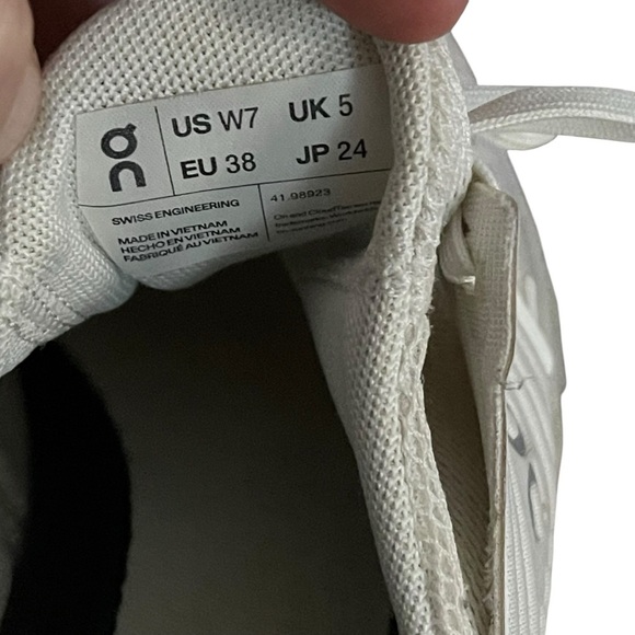 On Running Cloudswift Women's Shoes Size 7 - Picture 10 of 11